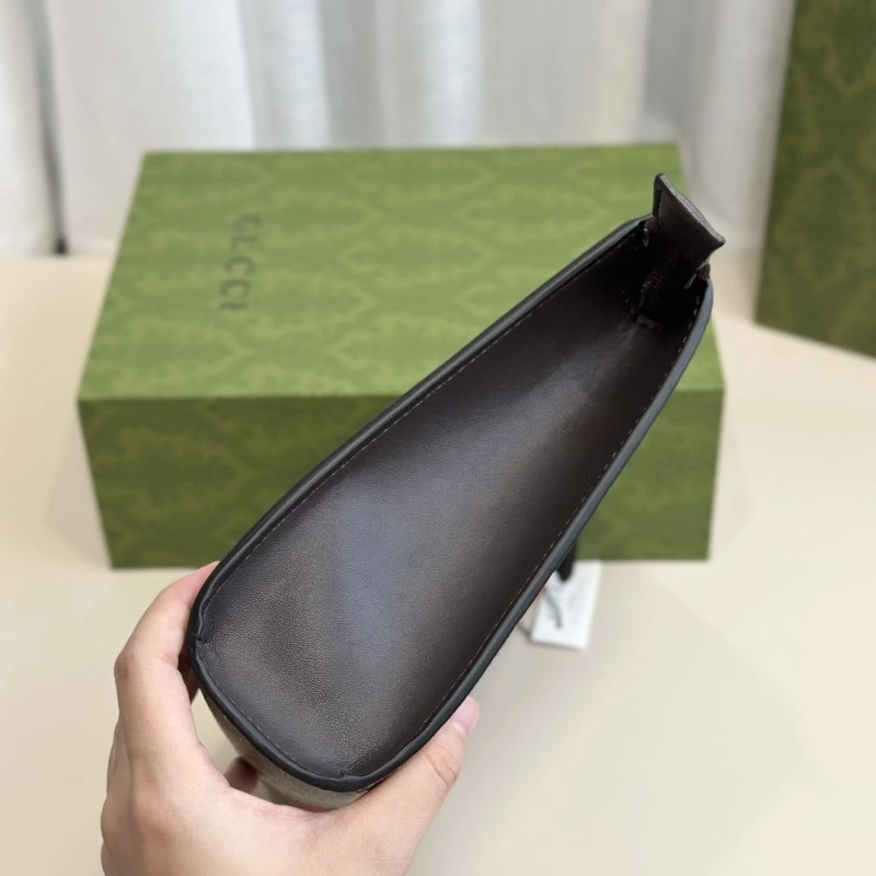 Gucci Clutch Bags 4186-0250