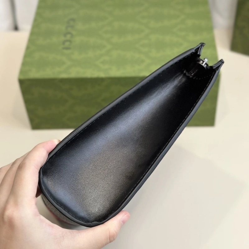 Gucci Clutch Bags 4186-0251