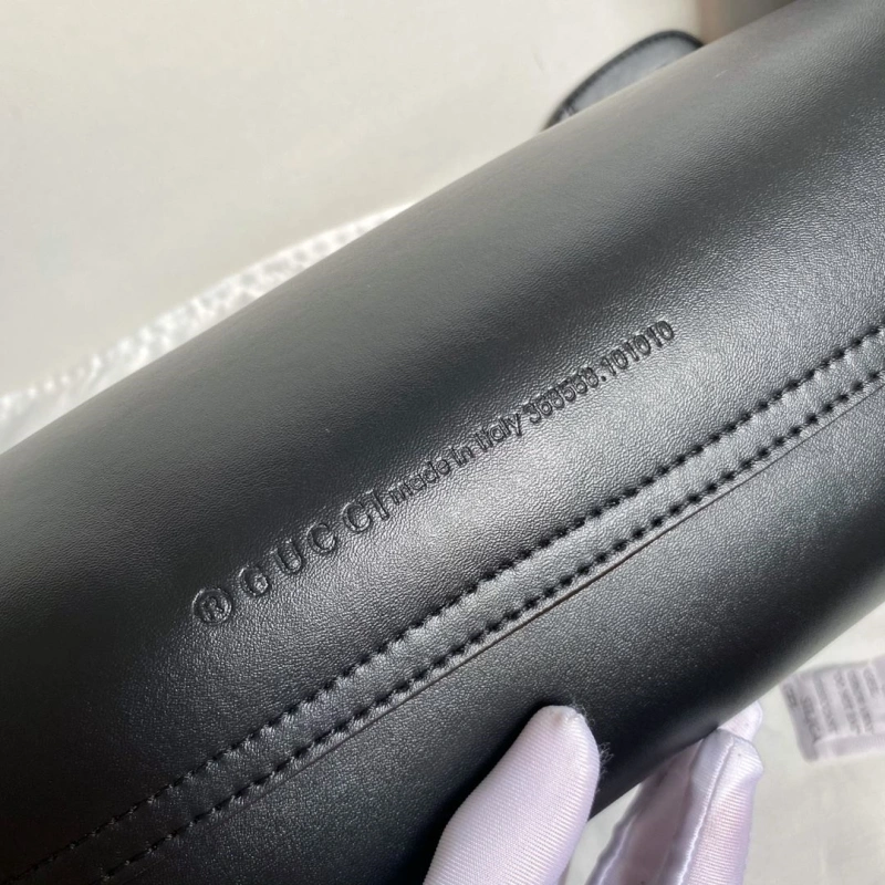 Gucci Shopping Bags 4186-0689