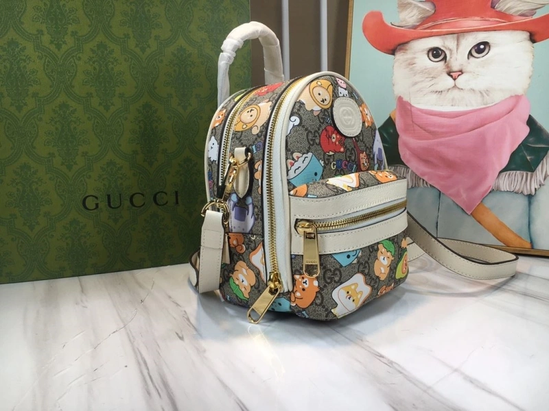 Gucci Backpacks 4189A-0241