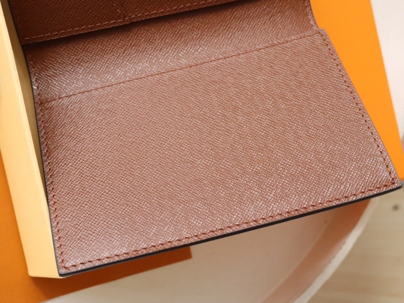 LV Wallets 4192A-0007