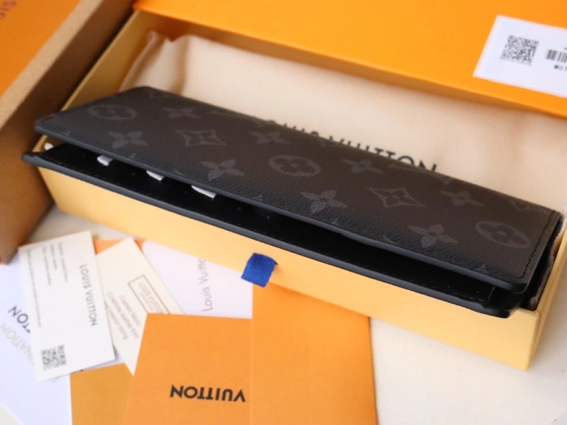 LV Wallets 4192A-0017