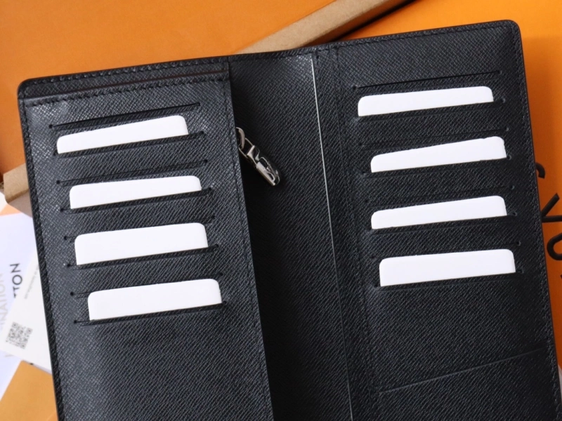 LV Wallets 4192A-0017