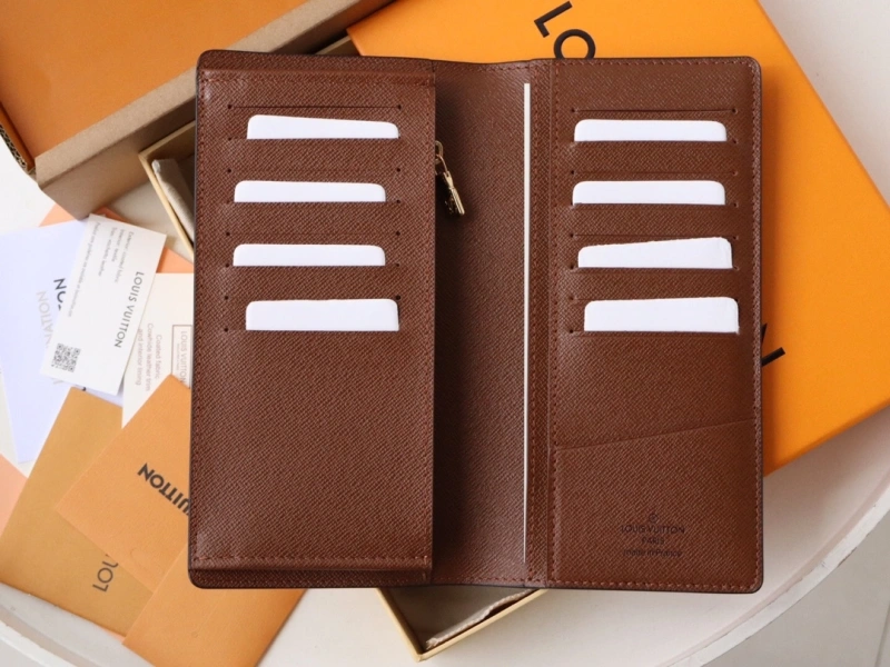 LV Wallets 4192A-0018