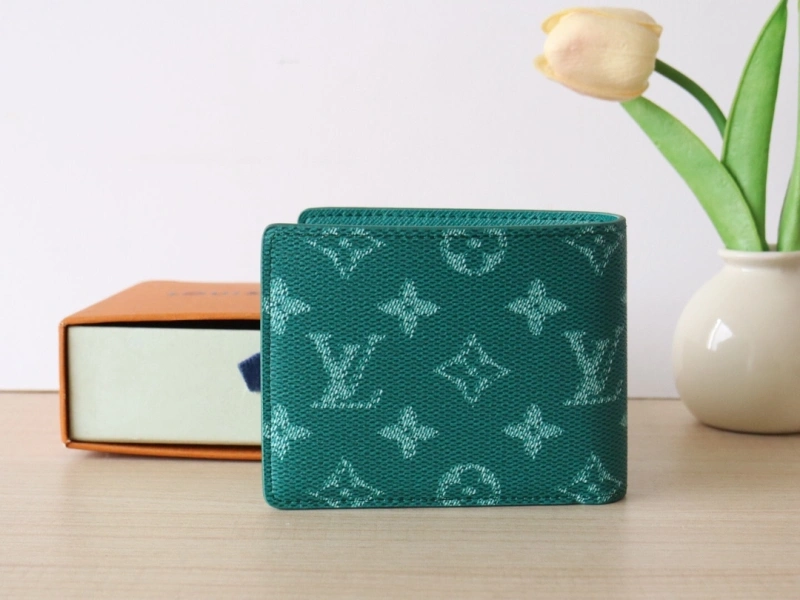 LV Wallets 4192A-0020