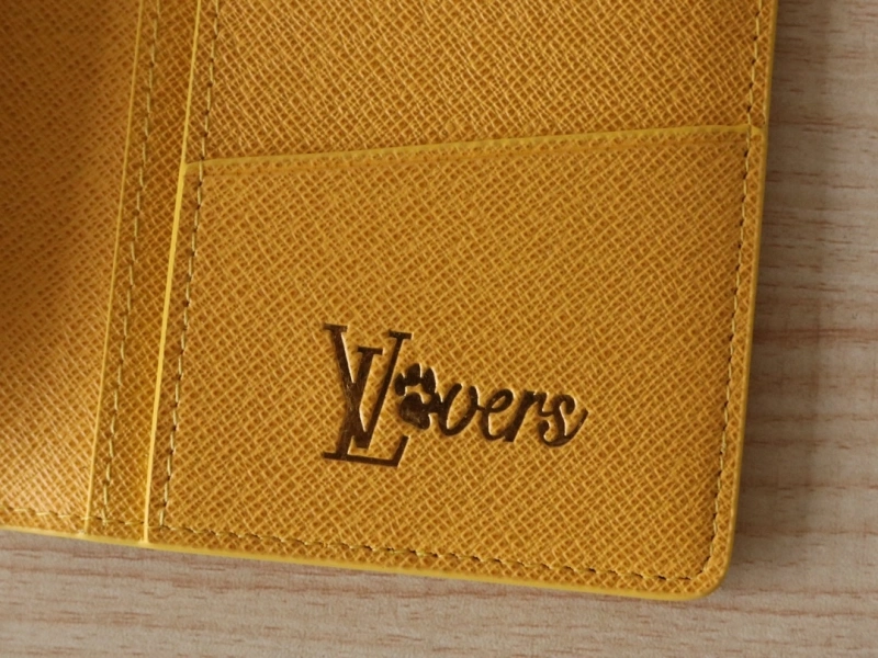 LV Wallets 4192A-0021