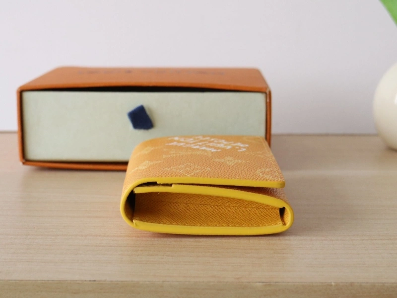 LV Wallets 4192A-0022