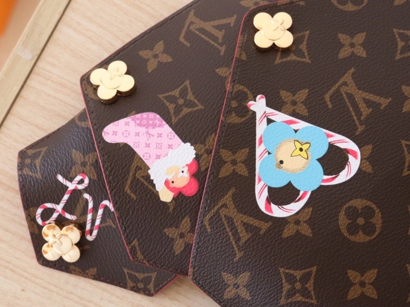 LV Wallets 4192A-0023