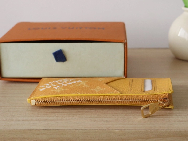 LV Wallets 4192A-0025