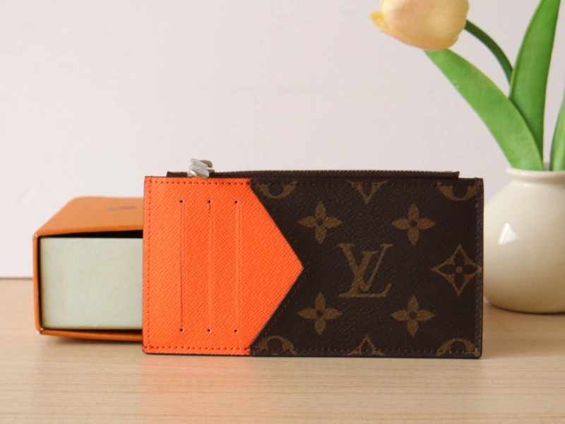 LV Wallets 4192A-0033