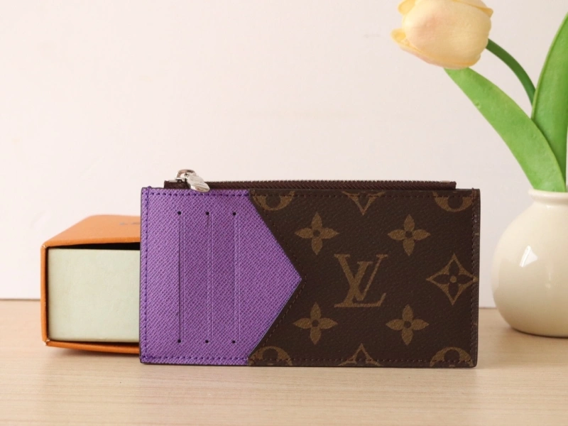 LV Wallets 4192A-0034
