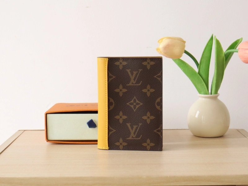 LV Wallets 4192A-0040