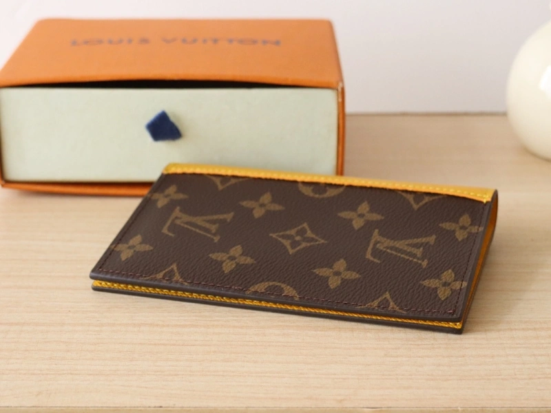 LV Wallets 4192A-0040