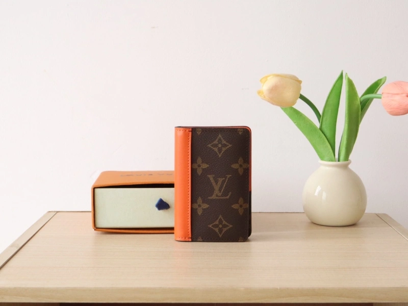 LV Wallets 4192A-0041