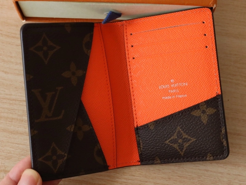 LV Wallets 4192A-0041