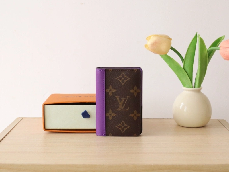 LV Wallets 4192A-0042