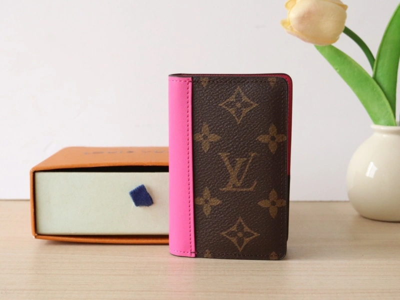 LV Wallets 4192A-0044