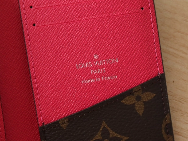 LV Wallets 4192A-0044