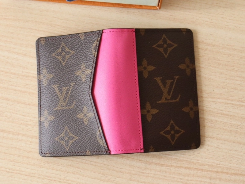 LV Wallets 4192A-0044