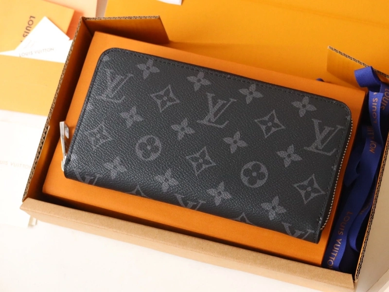 LV Wallets 4192A-0047