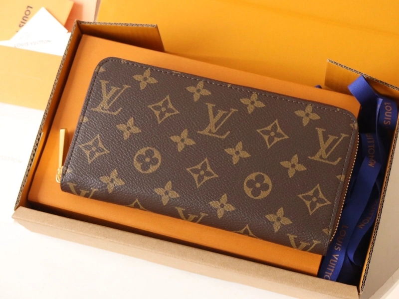 LV Wallets 4192A-0048