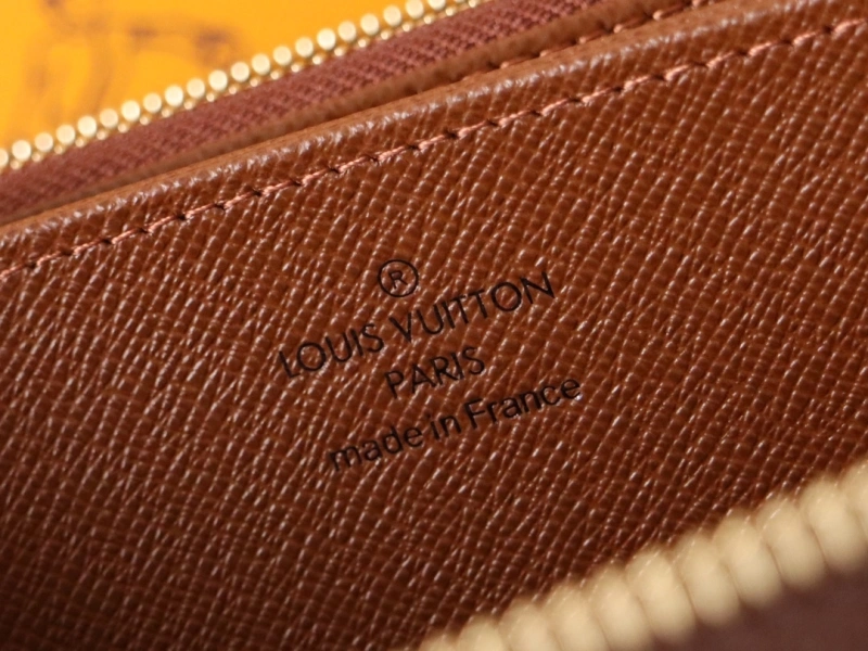 LV Wallets 4192A-0048