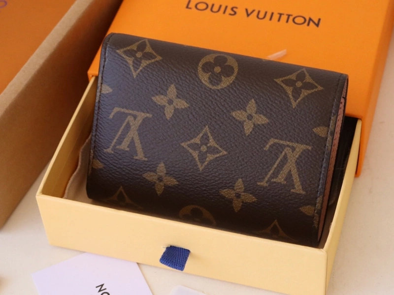LV Wallets 4192A-0049