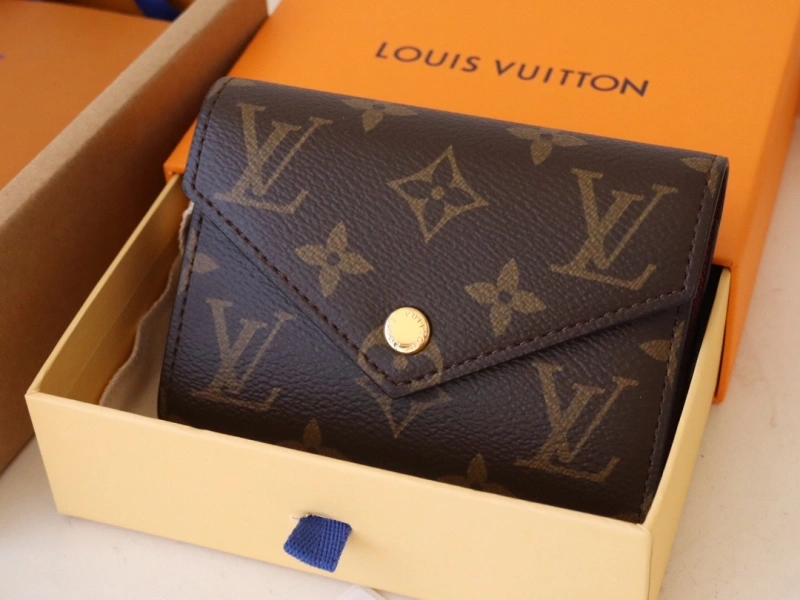 LV Wallets 4192A-0050