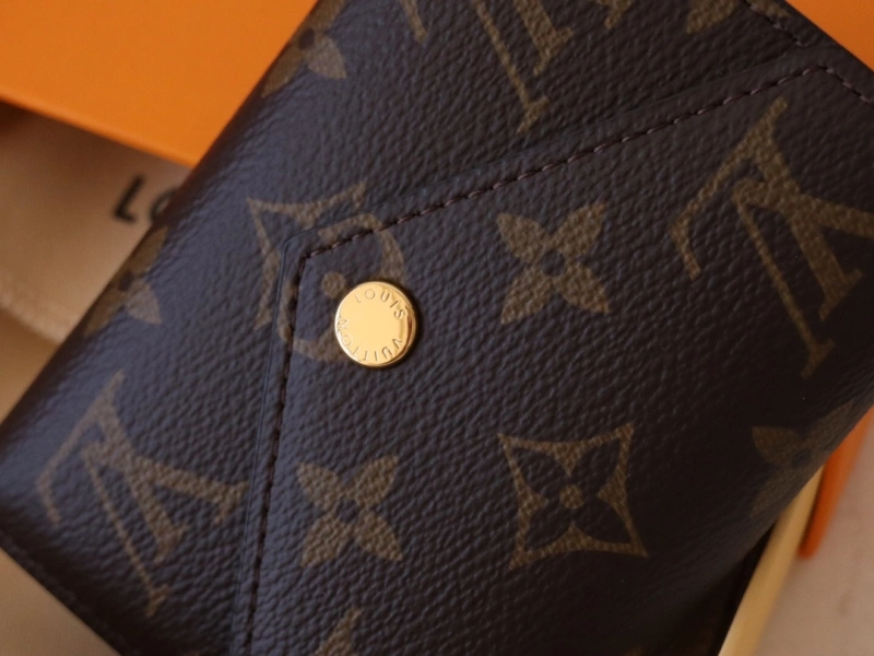 LV Wallets 4192A-0050