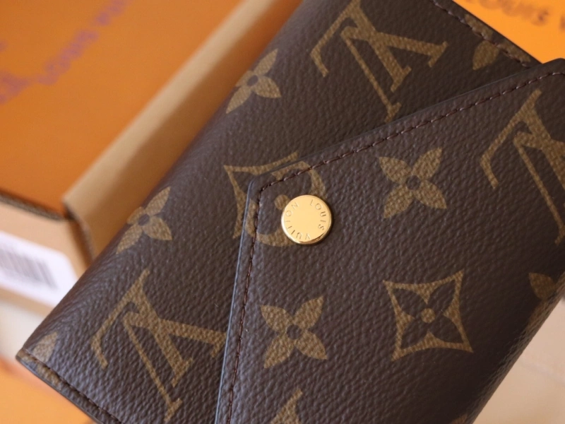 LV Wallets 4192A-0051