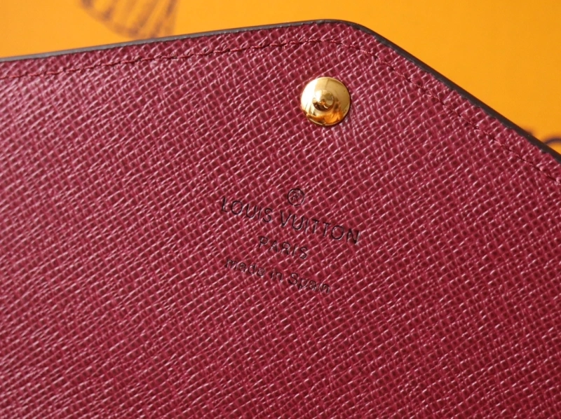 LV Wallets 4192A-0069