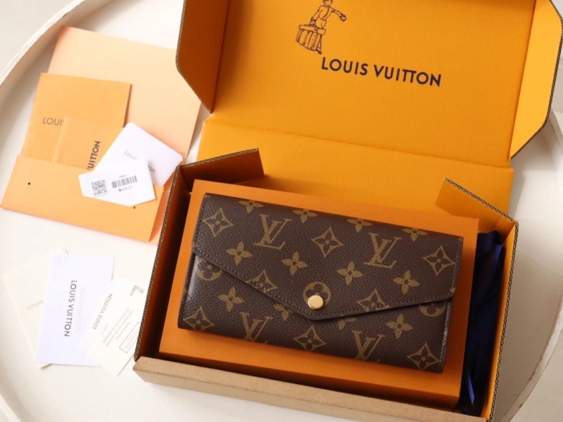 LV Wallets 4192A-0070
