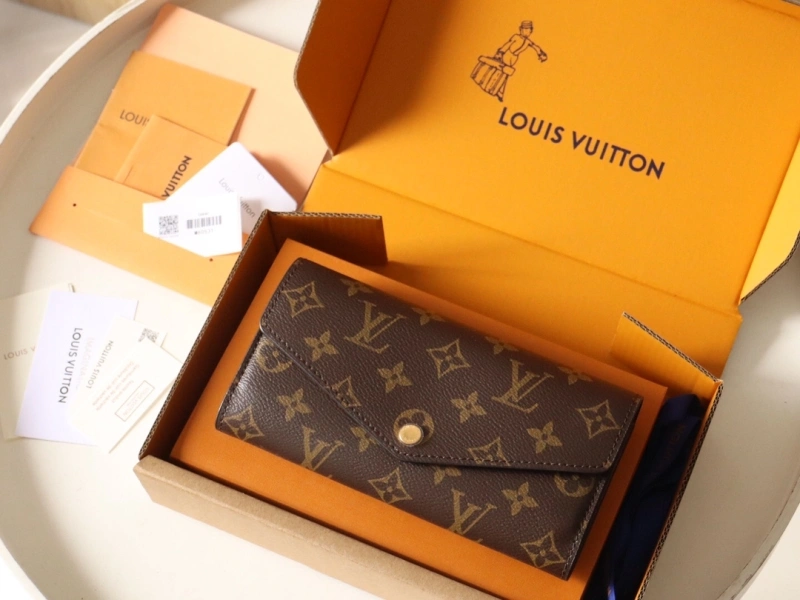 LV Wallets 4192A-0071