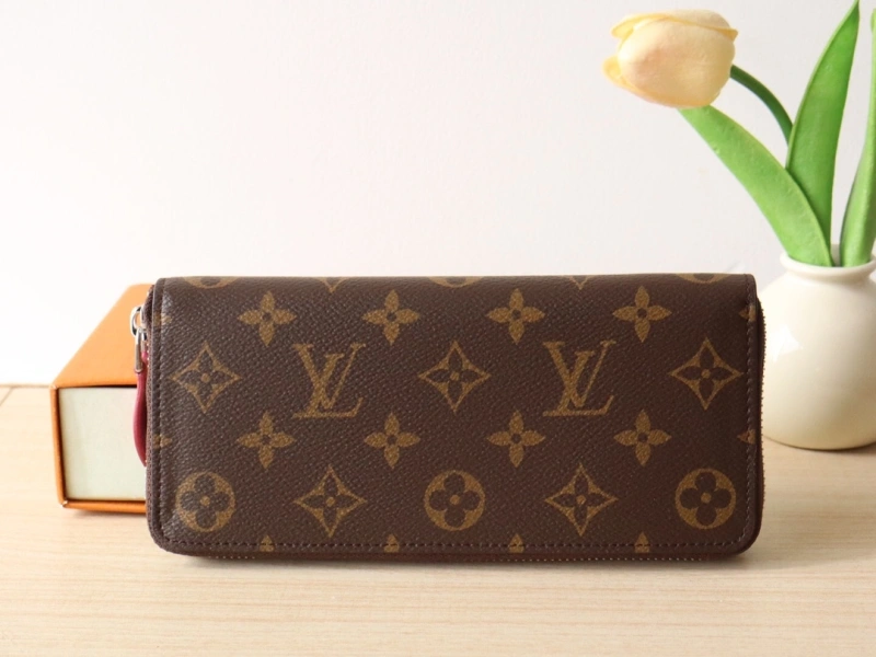 LV Wallets 4192A-0073