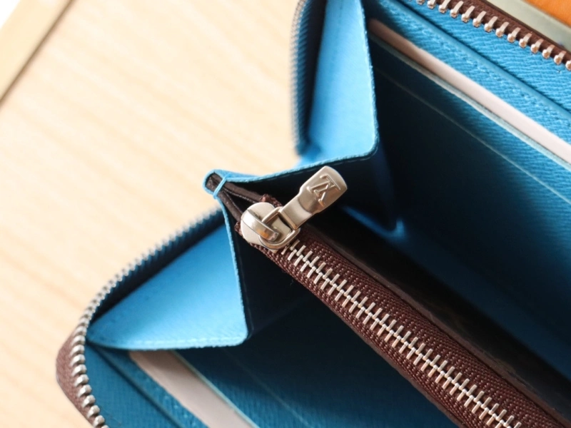 LV Wallets 4192A-0074