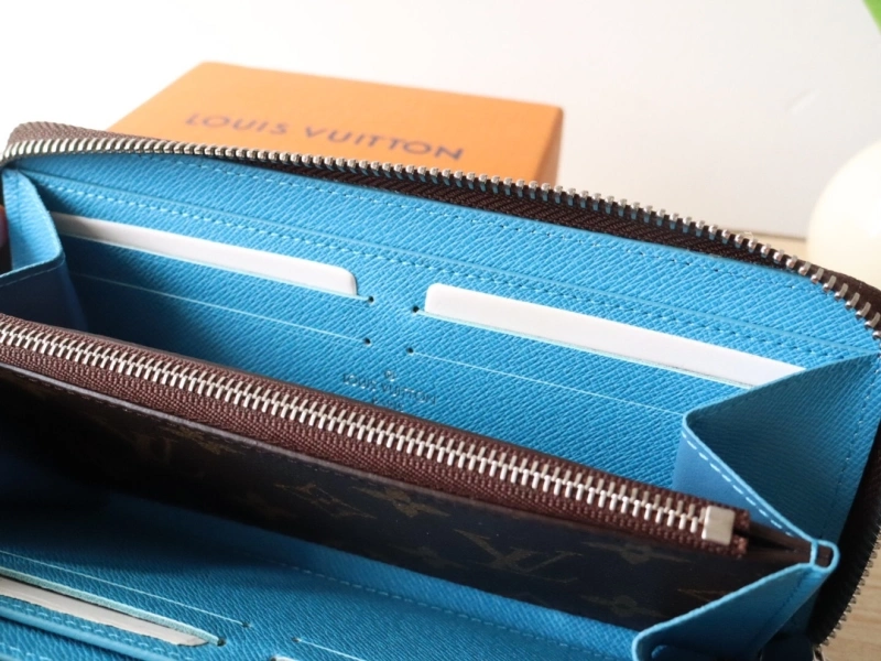 LV Wallets 4192A-0074