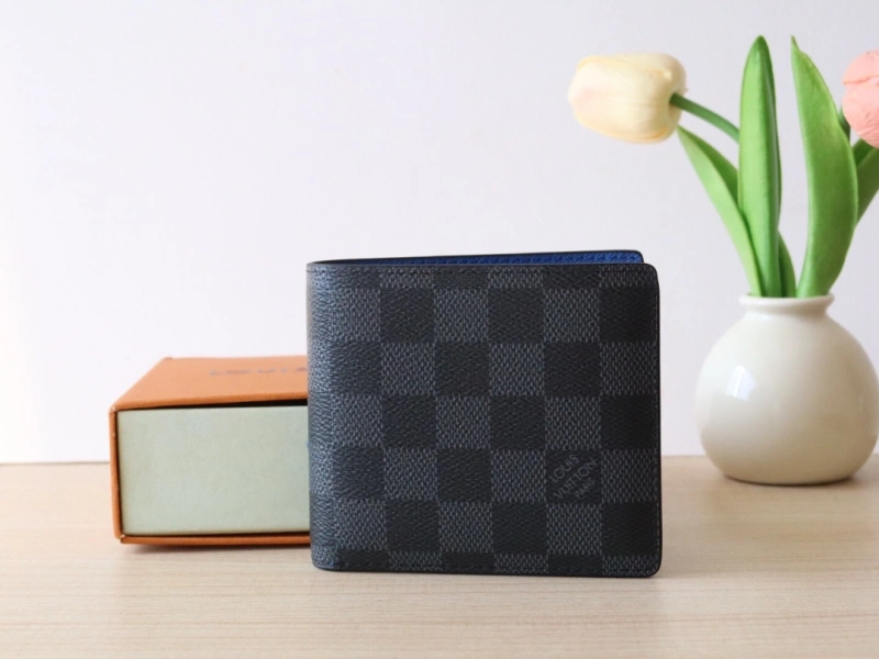 LV Wallets 4192A-0092