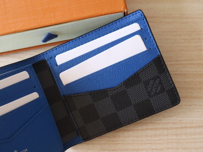 LV Wallets 4192A-0092