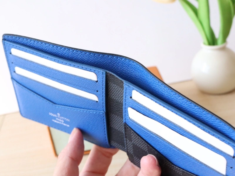 LV Wallets 4192A-0092