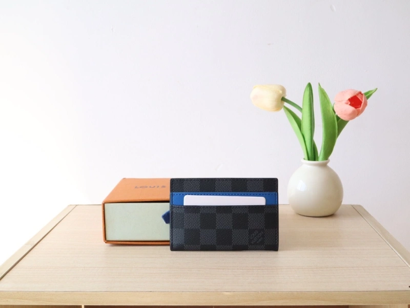 LV Wallets 4192A-0093