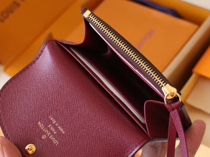 LV Wallets 4192A-0096