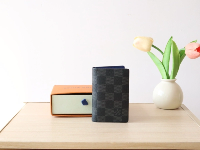 LV Wallets 4192A-0105