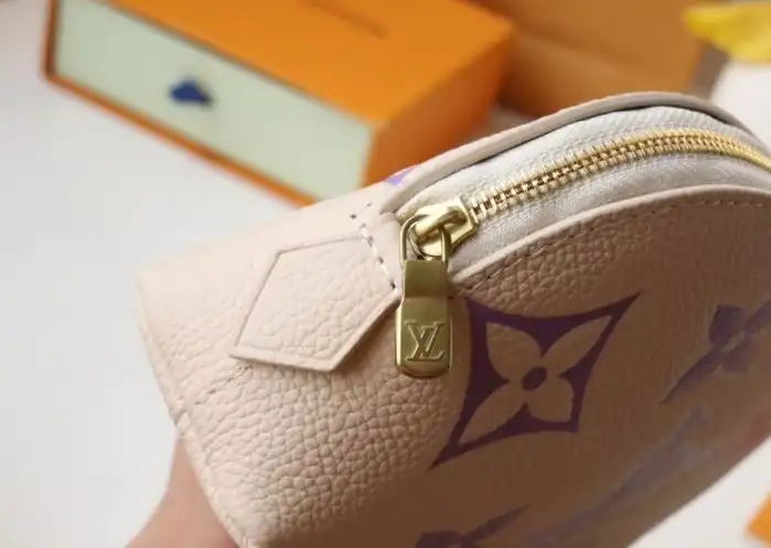 LV Clutch Bags 4192D-0079