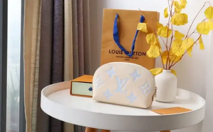 LV Clutch Bags 4192D-0081