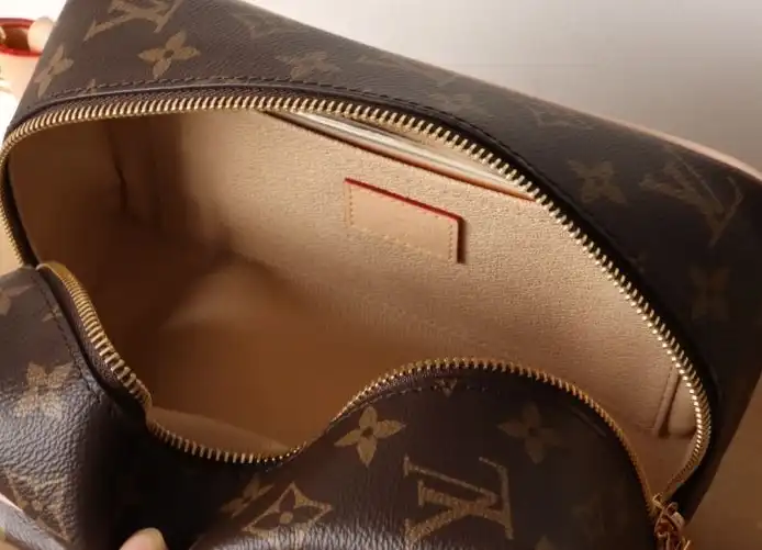 LV Cosmetic Bags 4192D-0160