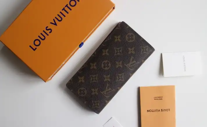 LV Wallets 4192F-0048