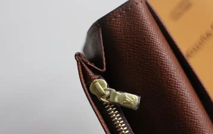 LV Wallets 4192F-0048