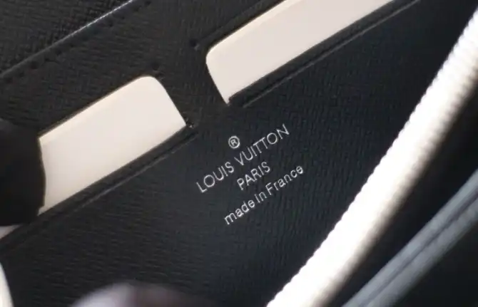 LV Wallets 4192F-0050