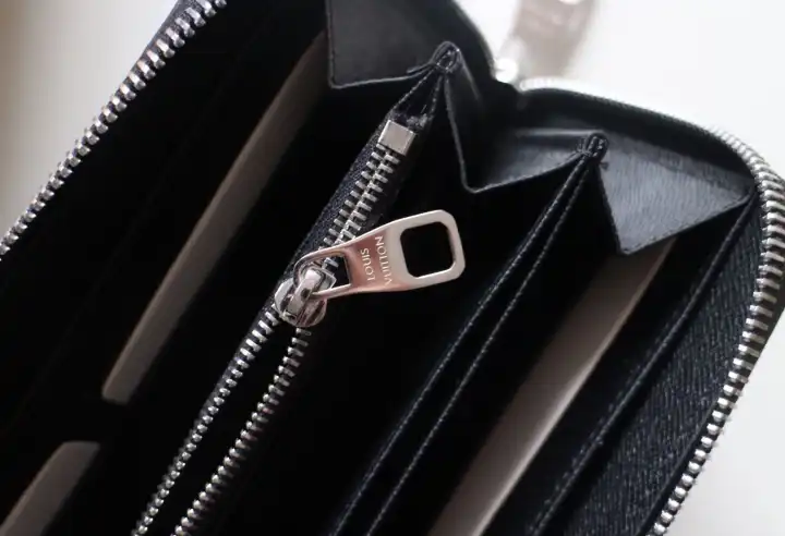 LV Wallets 4192F-0050