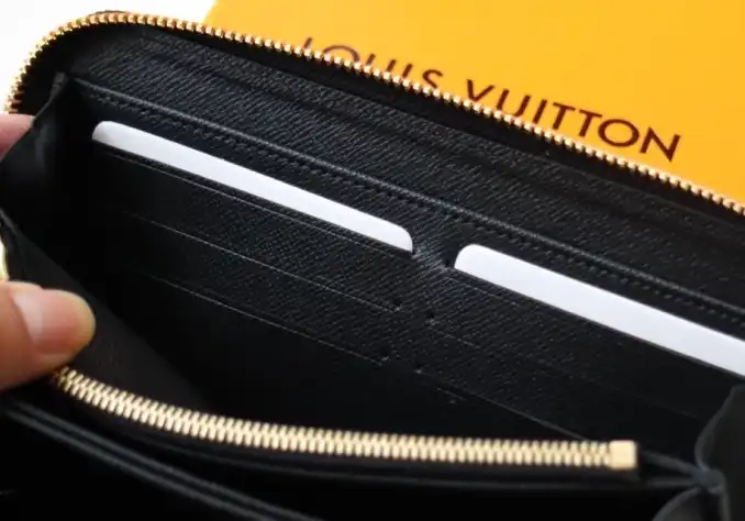 LV Wallets 4192F-0054